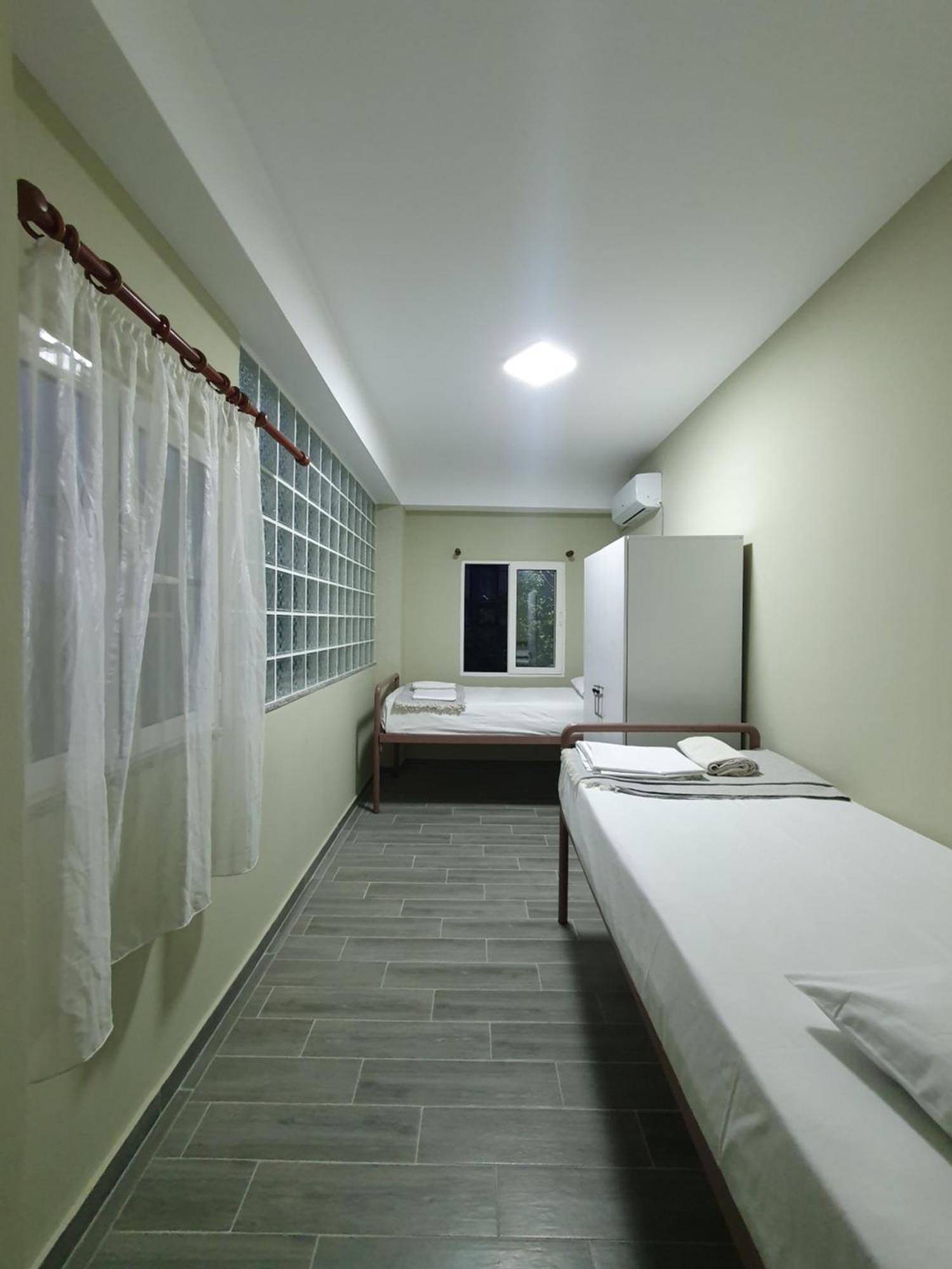 Klerichi Hotel Тирана Екстер'єр фото