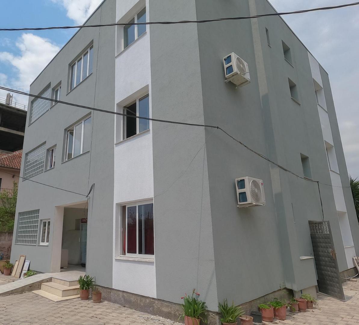 Klerichi Hotel Тирана Екстер'єр фото